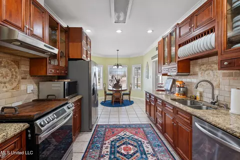Kitchen - 4445 Robertson Gin Rd, Hernando, MS 38632 photo 1 of 1