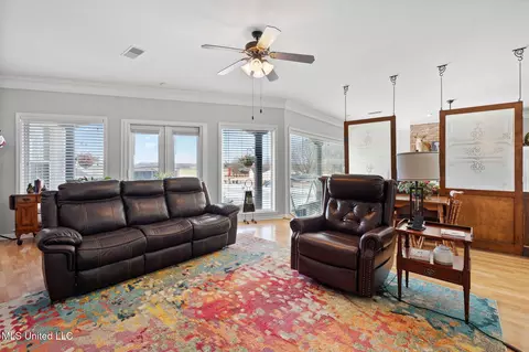 Living - 4445 Robertson Gin Rd, Hernando, MS 38632 photo 3 of 3
