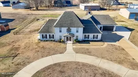 Exterior - 4445 Robertson Gin Rd, Hernando, MS 38632 photo 2 of 4