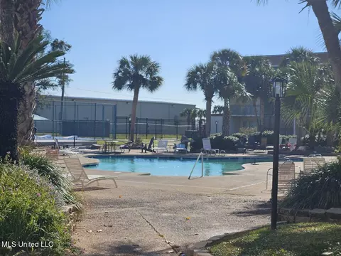 2046 Beach Blvd #C311, Biloxi, MS 39531