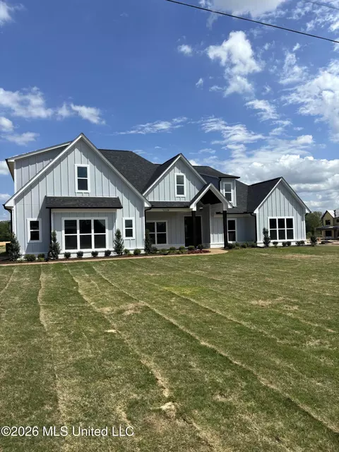 Exterior - 5228 Crick Ln, Hernando, MS 38632 photo 2 of 5