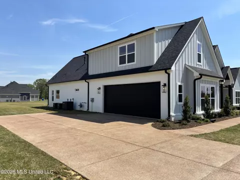 Exterior - 5228 Crick Ln, Hernando, MS 38632 photo 3 of 5