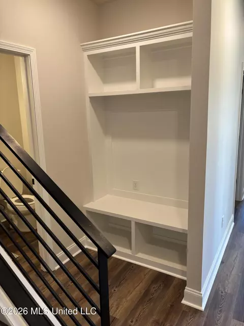 Entry Way - 5228 Crick Ln, Hernando, MS 38632 photo 1 of 1