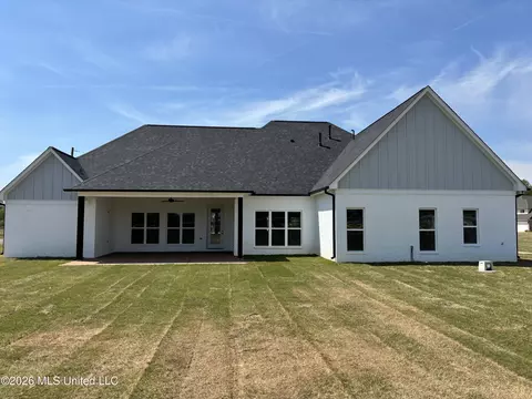 Exterior - 5228 Crick Ln, Hernando, MS 38632 photo 4 of 5