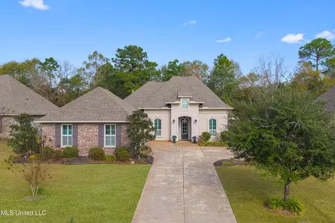 7634 Crescent Way Dr, Pass Christian, MS 39571