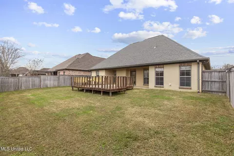 Exterior - 306 Siltstone Rdg, Brandon, MS 39047 photo 3 of 4
