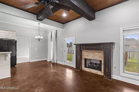 Living - 306 Siltstone Rdg, Brandon, MS 39047 photo 3 of 3