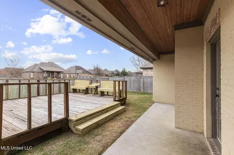 Exterior - 306 Siltstone Rdg, Brandon, MS 39047 photo 2 of 4