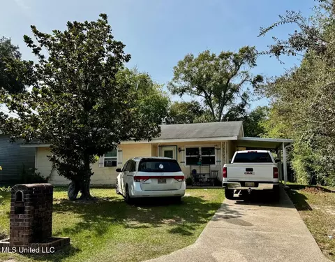 2905 Audubon Dr, Gulfport, MS 39501