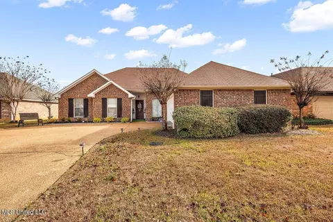 354 Kings Ridge Cir, Brandon, MS 39047
