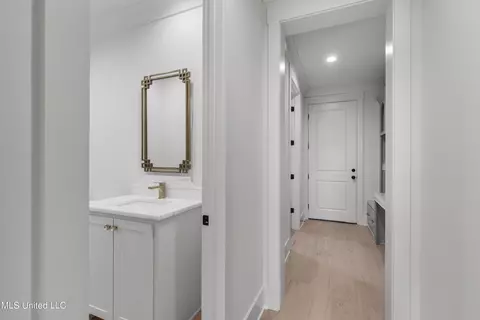 Entry Way - 104 Grayson Way, Madison, MS 39110 photo 4 of 5
