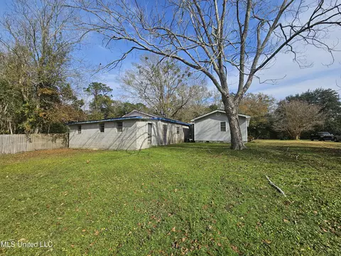 Exterior - 5113 Valley St, Moss Point, MS 39563 photo 3 of 4