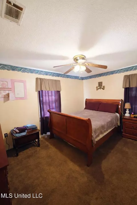Bedroom - 5113 Valley St, Moss Point, MS 39563 photo 3 of 3