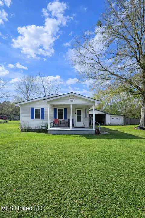 5113 Valley St, Moss Point, MS 39563
