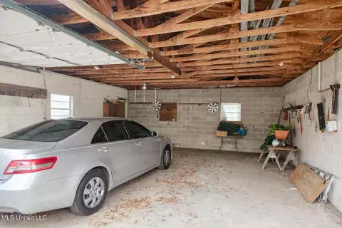 Exterior - 5113 Valley St, Moss Point, MS 39563 photo 2 of 4