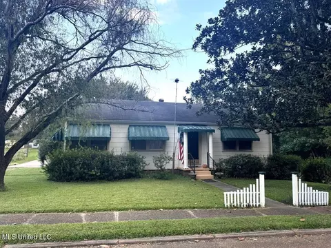 309 Armstrong St, Natchez, MS 39120