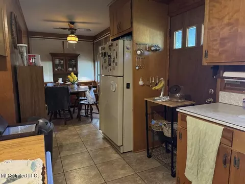 Entry Way - 309 Armstrong St, Natchez, MS 39120 photo 1 of 1