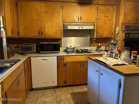 Kitchen - 309 Armstrong St, Natchez, MS 39120 photo 1 of 2