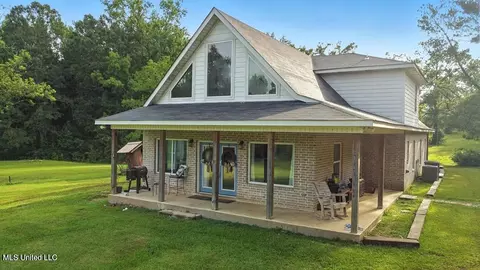 541 Old Ness Plantation Rd, Carriere, MS 39426