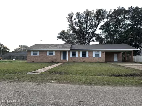 1817 Center St, Leakesville, MS 39451