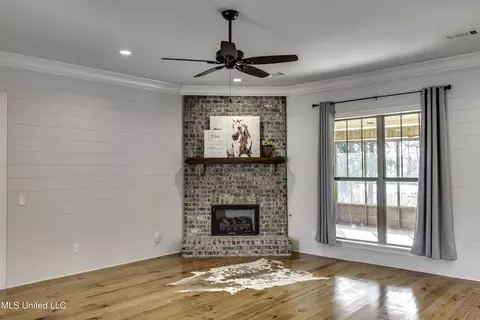 Living - 169 Shore View Dr, Madison, MS 39110 photo 4 of 4