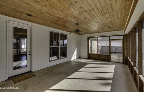 Exterior - 169 Shore View Dr, Madison, MS 39110 photo 7 of 14