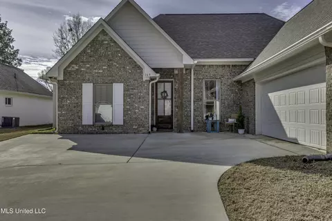 Exterior - 169 Shore View Dr, Madison, MS 39110 photo 3 of 14