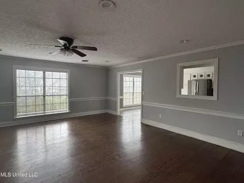 Living - 105 Easthaven Dr, Brandon, MS 39042 photo 8 of 8