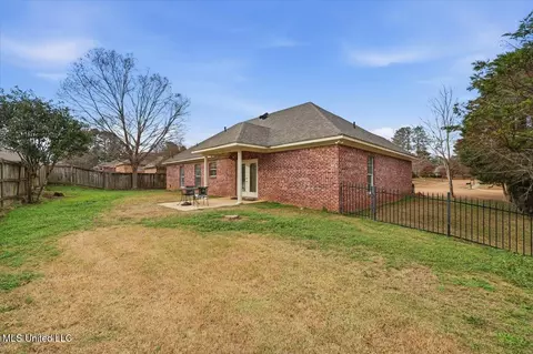 Exterior - 122 Prescott Rdg, Madison, MS 39110 photo 2 of 5