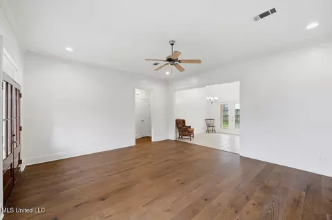 Living - 122 Prescott Rdg, Madison, MS 39110 photo 4 of 4