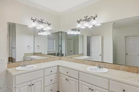 Bath - 122 Prescott Rdg, Madison, MS 39110 photo 2 of 4