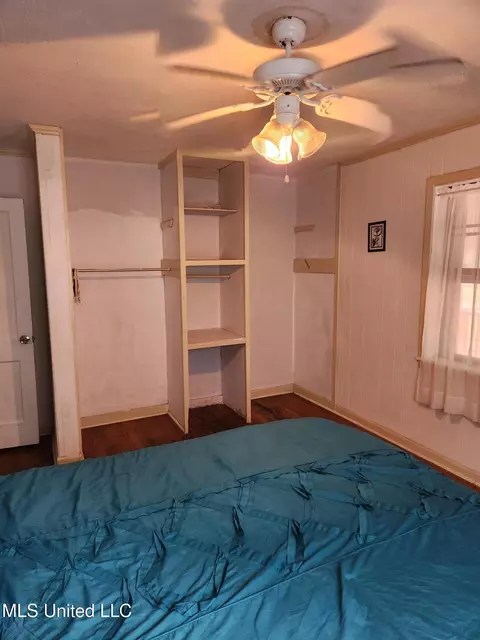 Bedroom - 1166 Killarney St, Jackson, MS 39212 photo 3 of 5