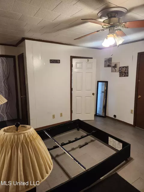 Bedroom - 1166 Killarney St, Jackson, MS 39212 photo 4 of 5