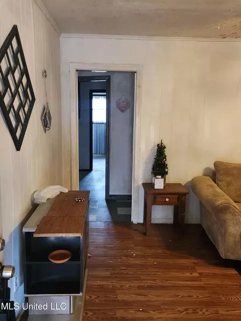 Entry Way - 1166 Killarney St, Jackson, MS 39212 photo 1 of 2