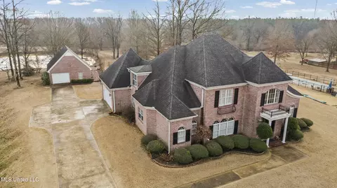 Exterior - 328 E Crockett Loop, Hernando, MS 38632 photo 8 of 8