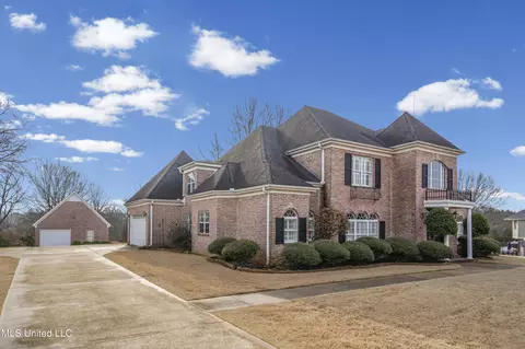 Exterior - 328 E Crockett Loop, Hernando, MS 38632 photo 3 of 8