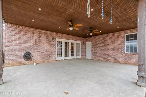 Exterior - 328 E Crockett Loop, Hernando, MS 38632 photo 5 of 8