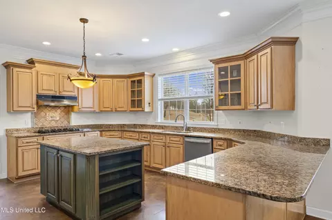 Kitchen - 328 E Crockett Loop, Hernando, MS 38632 photo 1 of 4