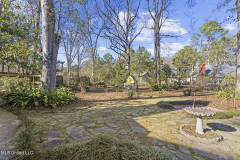 Exterior - 1405 Riverwood Dr, Jackson, MS 39211 photo 6 of 7
