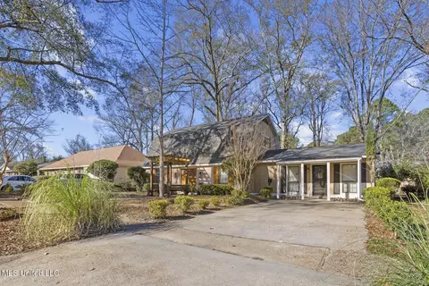 Exterior - 1405 Riverwood Dr, Jackson, MS 39211 photo 2 of 7