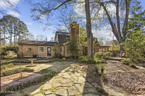 Exterior - 1405 Riverwood Dr, Jackson, MS 39211 photo 5 of 7