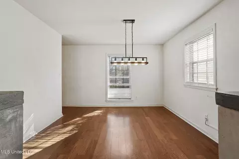 Dining - 1405 Riverwood Dr, Jackson, MS 39211 photo 1 of 3