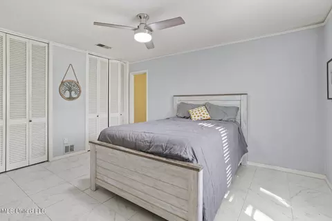 Bedroom - 1405 Riverwood Dr, Jackson, MS 39211 photo 1 of 5