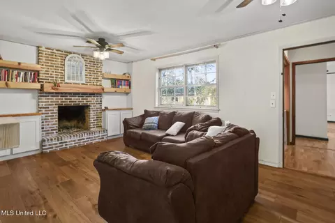 Living - 1405 Riverwood Dr, Jackson, MS 39211 photo 1 of 3