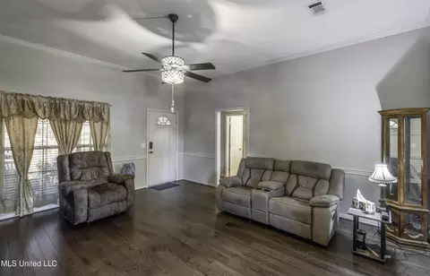 Living - 575 Eaglewood Dr, Florence, MS 39073 photo 1 of 1