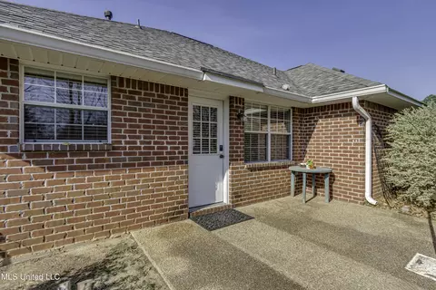 Exterior - 575 Eaglewood Dr, Florence, MS 39073 photo 5 of 6