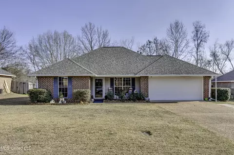575 Eaglewood Dr, Florence, MS 39073