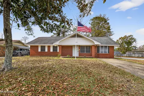 6505 Lancaster Blvd, Ocean Springs, MS 39564
