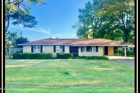214 Georgia St, Batesville, MS 38606