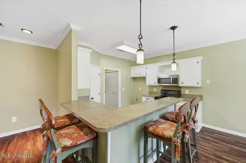 Kitchen - 306 Garden Dr, Brandon, MS 39042 photo 3 of 4